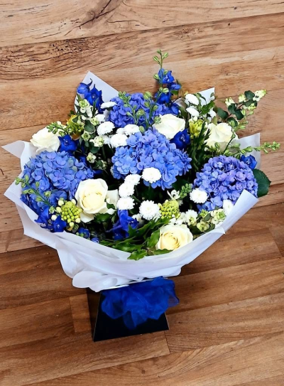 Blue heaven - Big blue Hydrangea mix with another flowers
